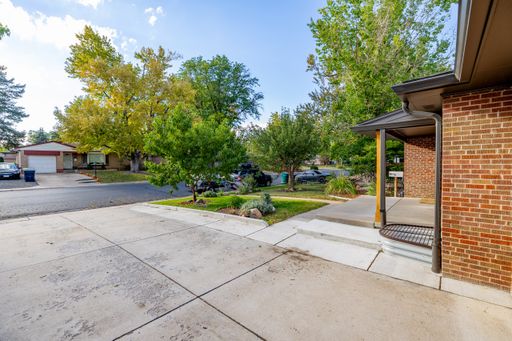 Listing photo thumbnail