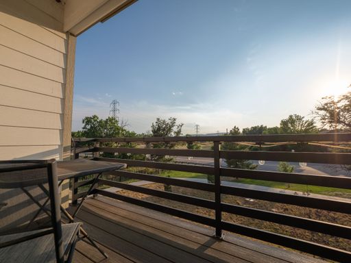 Listing photo thumbnail