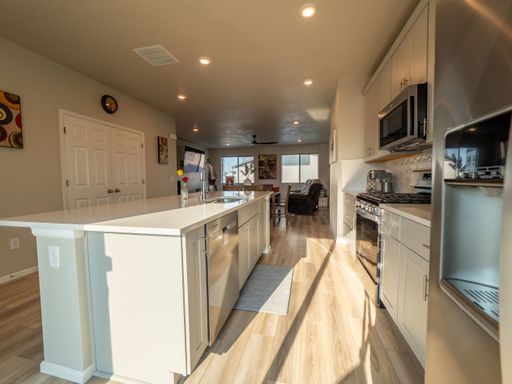 Listing photo thumbnail