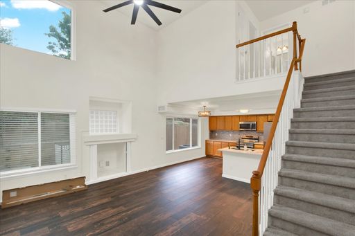 Listing photo thumbnail