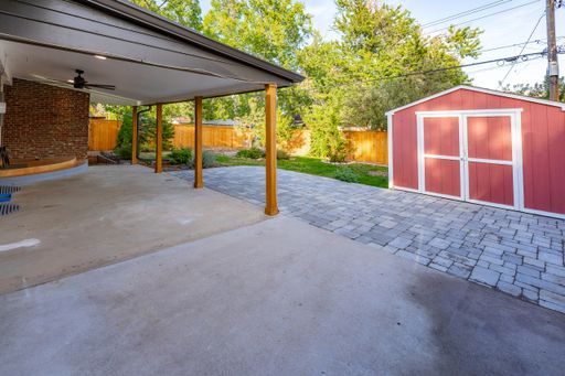 Listing photo thumbnail