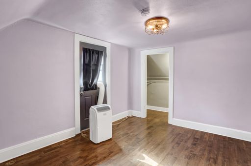 Listing photo thumbnail