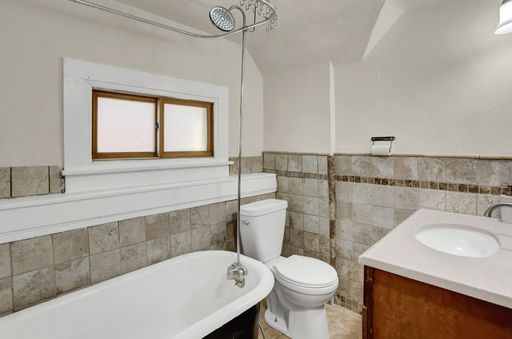 Listing photo thumbnail