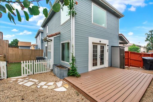 Listing photo thumbnail