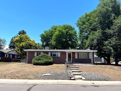 895 Holland Street, Lakewood, CO 80215