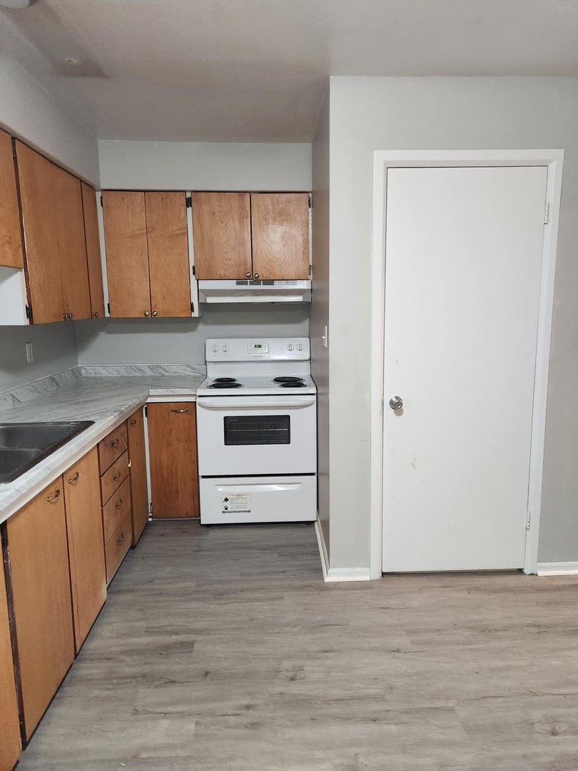 1 bedroom with 1 bathroom in Denver