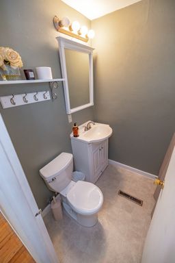 Listing photo thumbnail