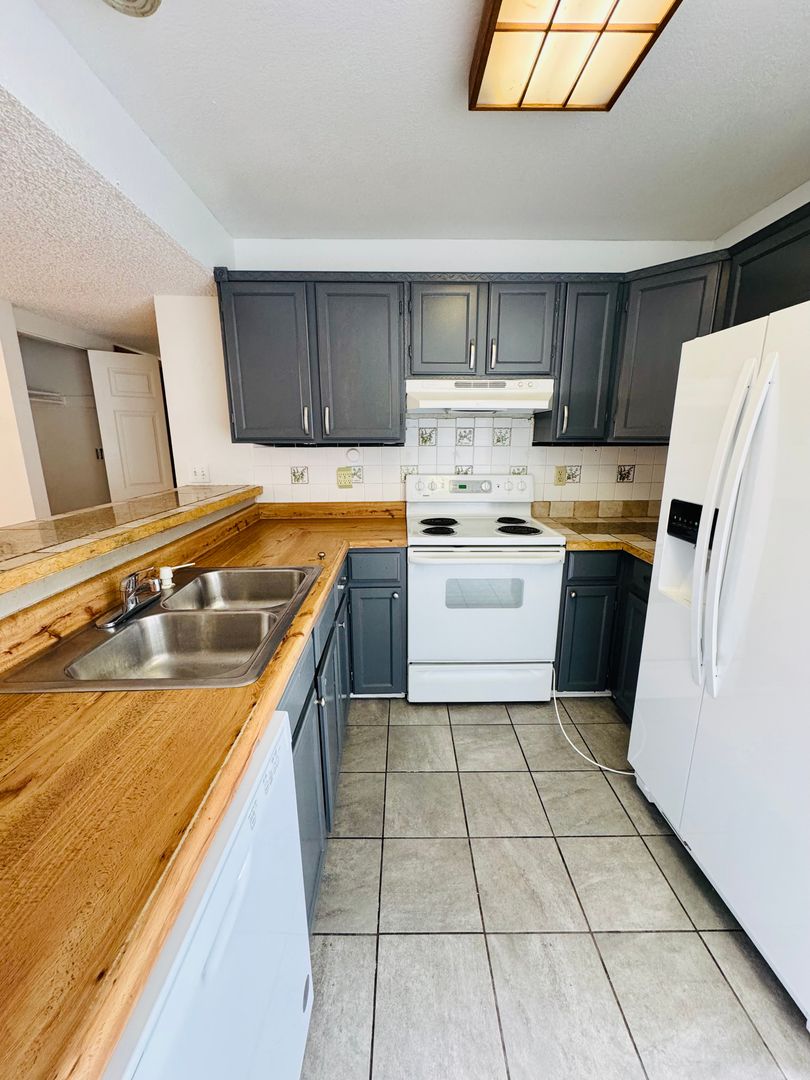 Colorado Springs Apartment: 2562-2568 Astrozon Circle