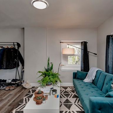 Listing photo thumbnail