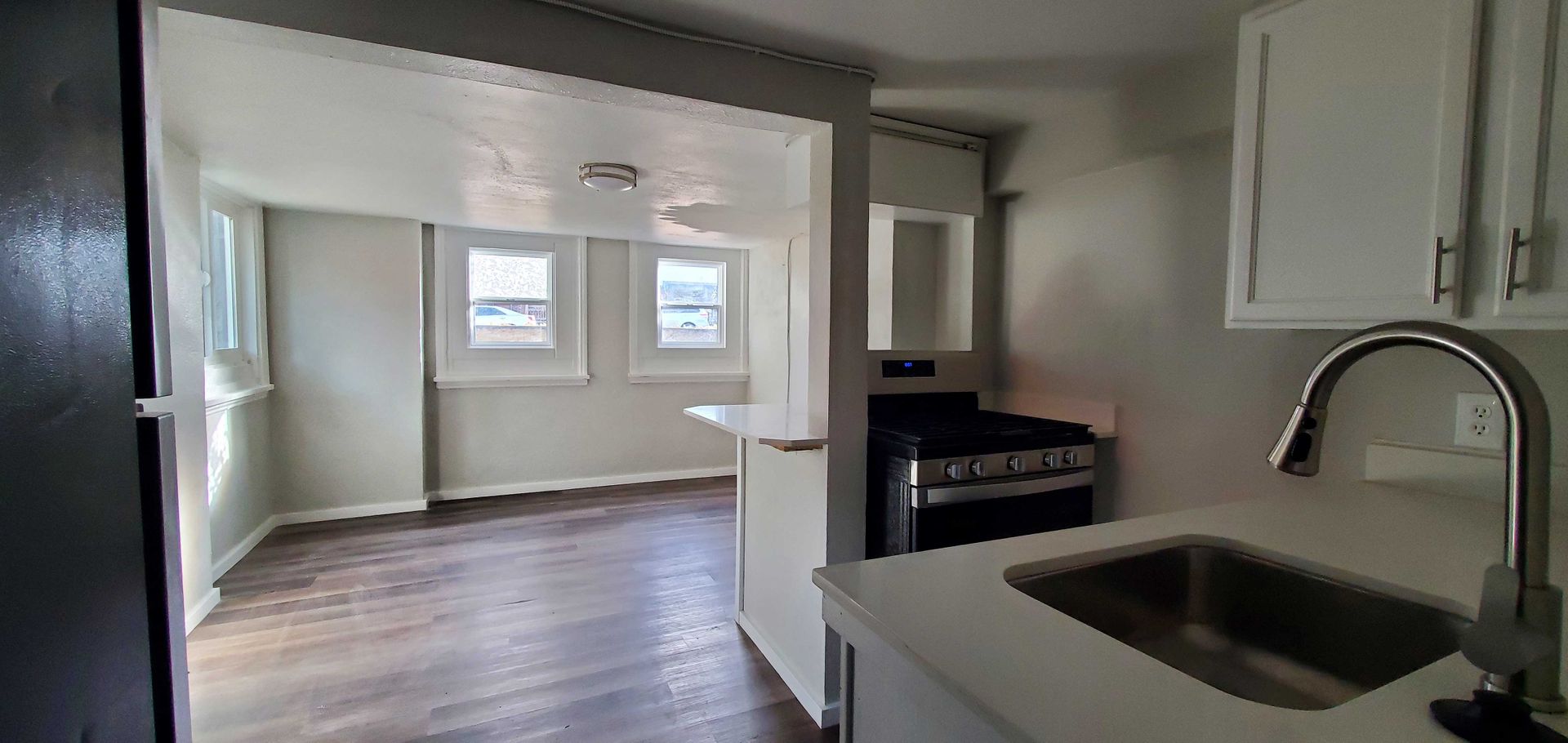 Nicely Renovated Cozy 1 bed, 1 bath units for rent. 8 of 10
