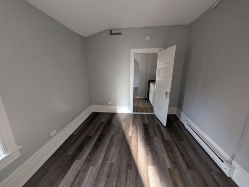 Listing photo thumbnail