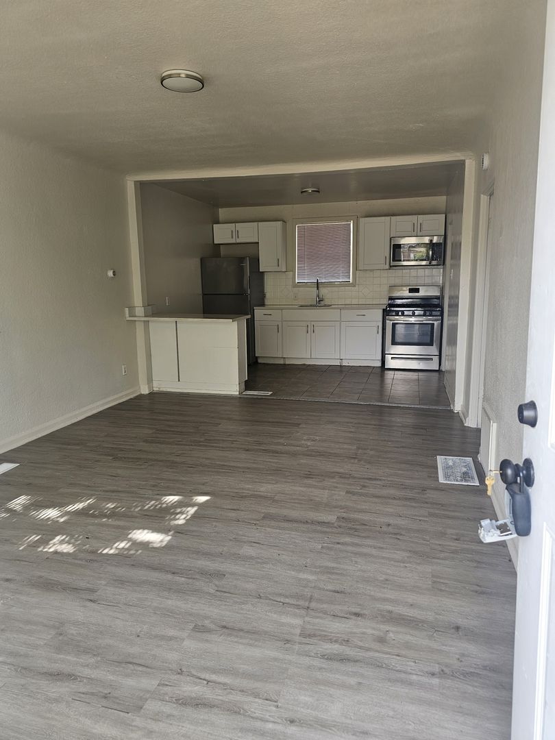 Aurora Apartment: 11713-11715 E. 17th Avenue