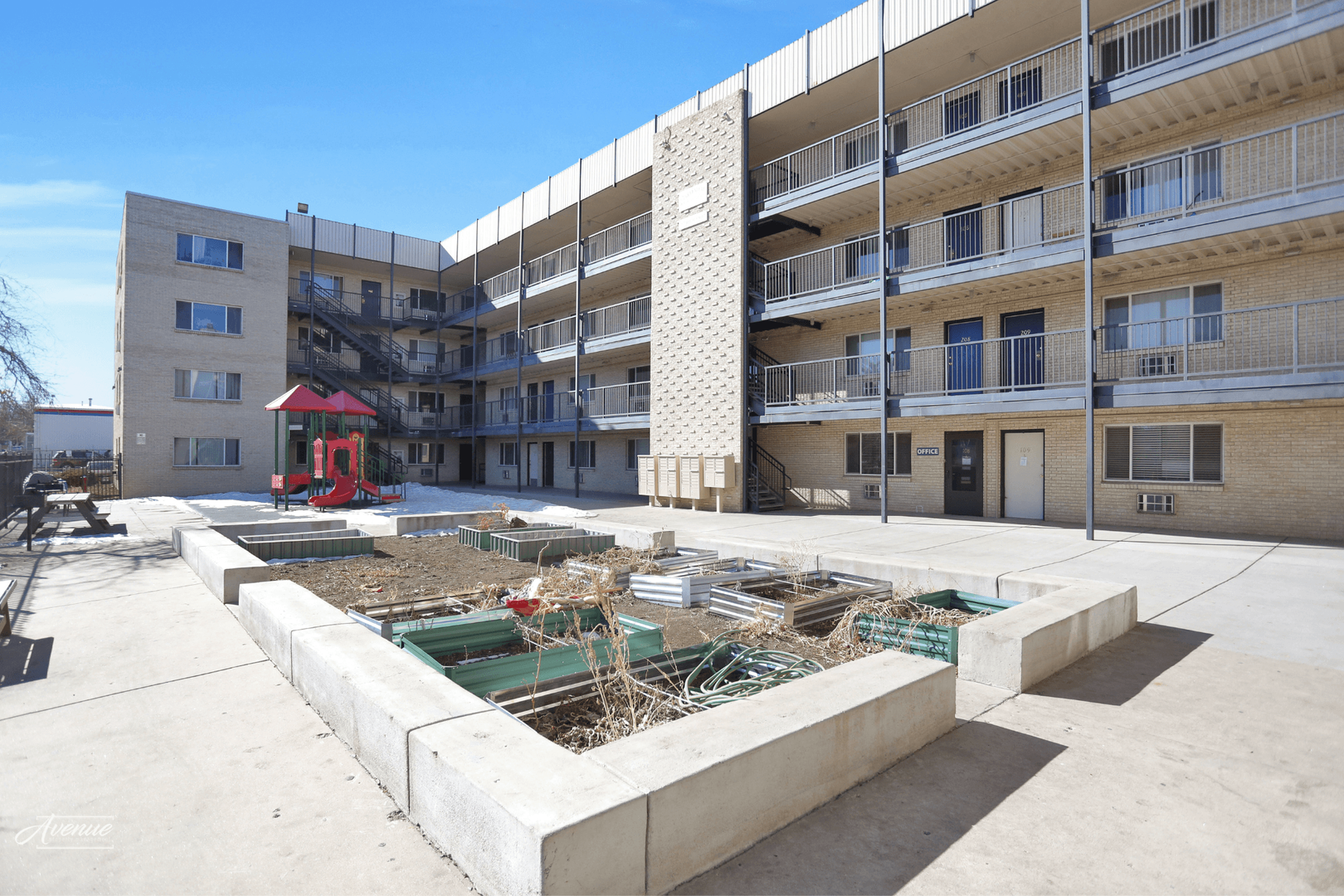 Aurora Apartment: 1571 Beeler Street