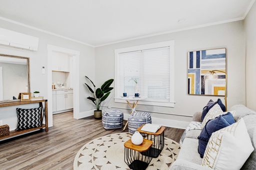 Listing photo thumbnail