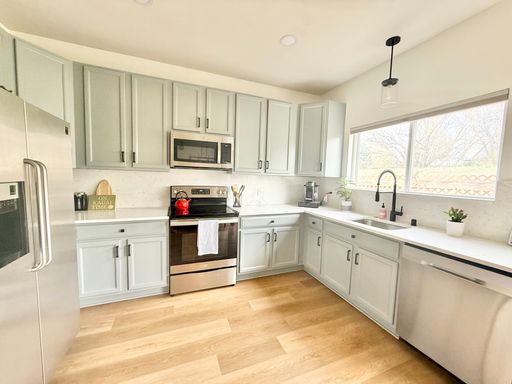 Listing photo thumbnail
