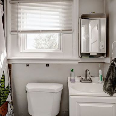 Listing photo thumbnail