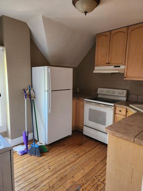 Listing photo thumbnail