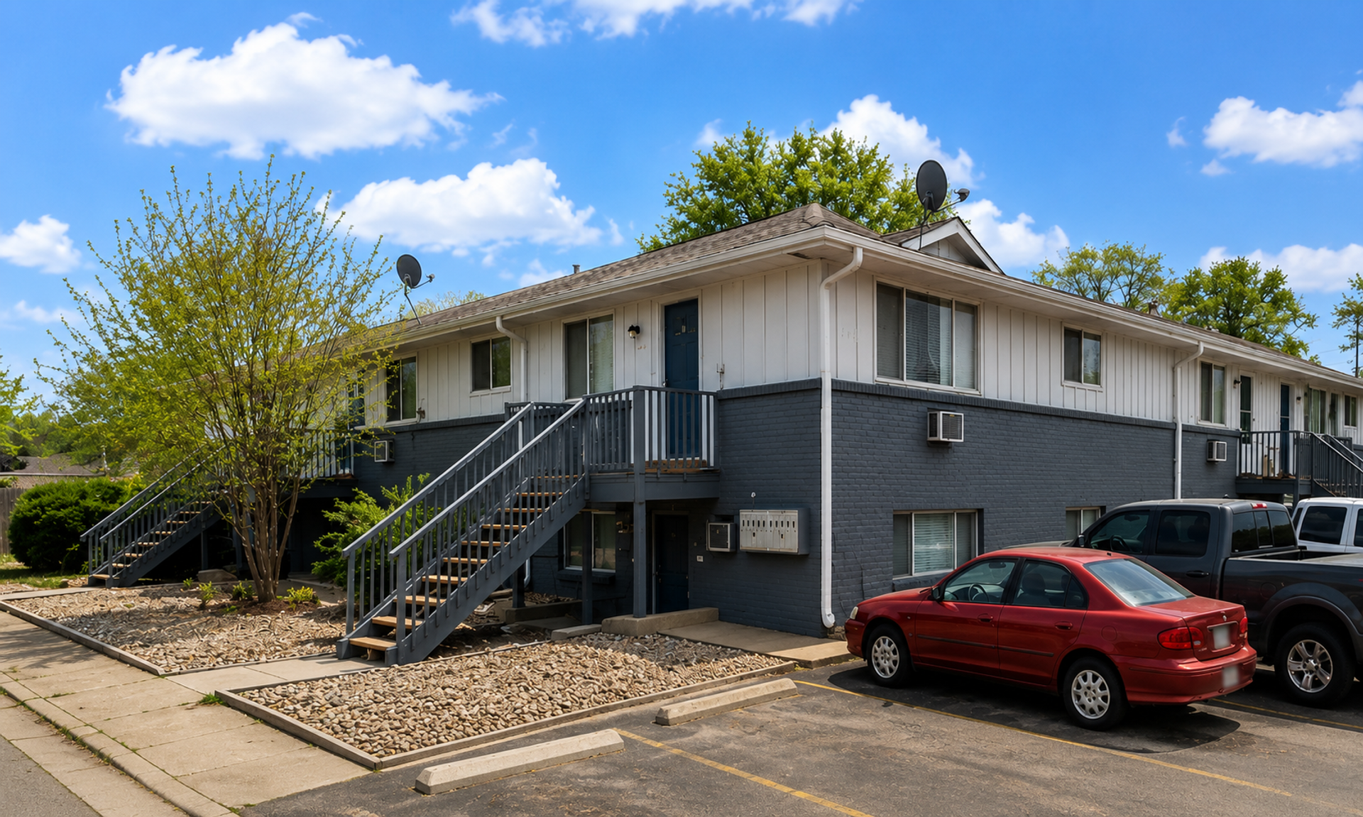 Brighton Apartment: 180 S. 20th Ave