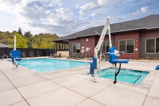 Modern 2 Bed, 2 Bath Apartment With 1012 SF, A/C, W/D, Views – 2nd Floor! – photo 1