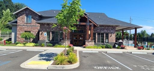 $2400 ~ 3 Bedroom 2 Bathroom Apartment, 4 WEEKS FREE!! – photo 1