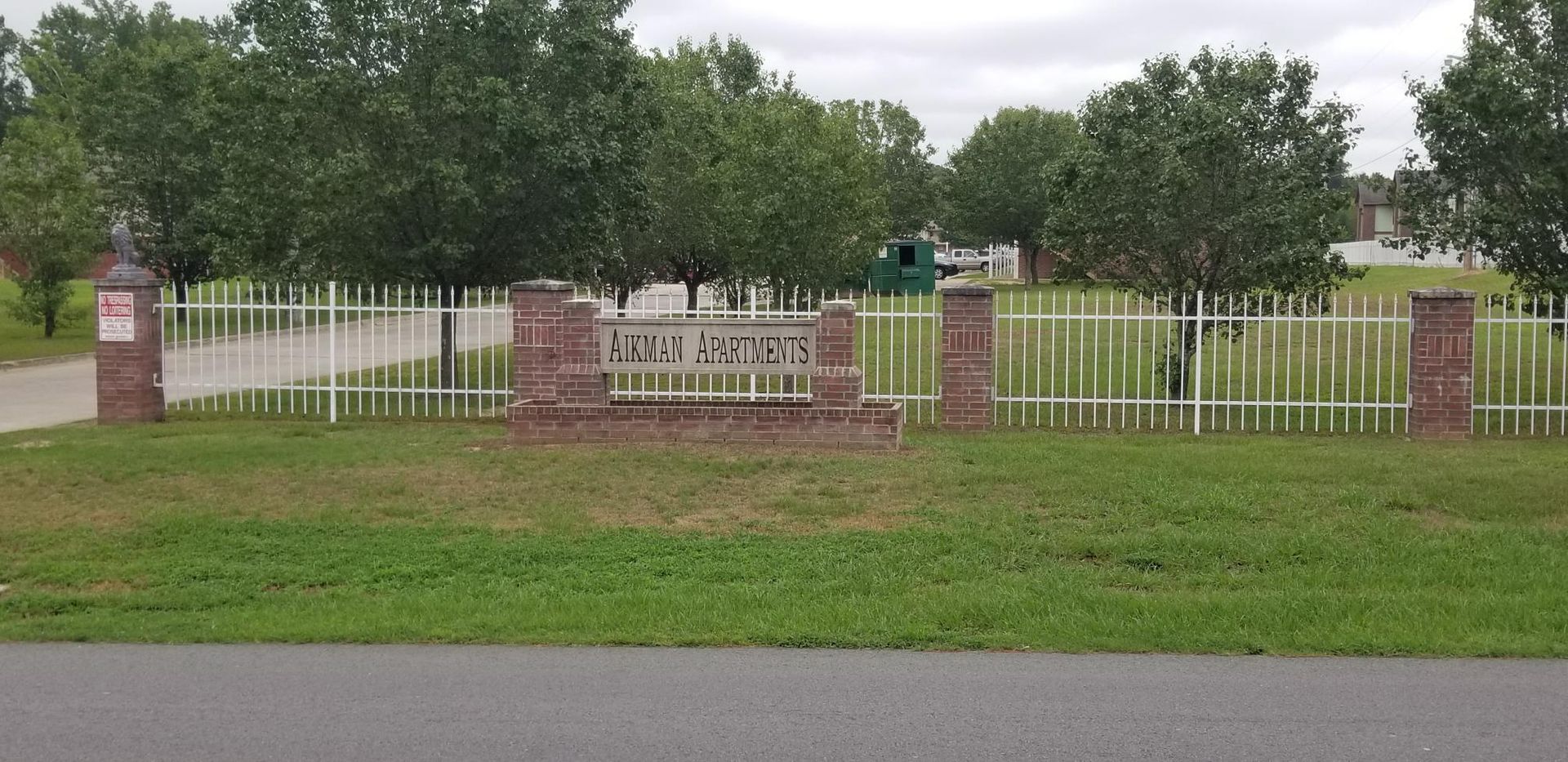 Pine Bluff Apartment: 4511 S Main St