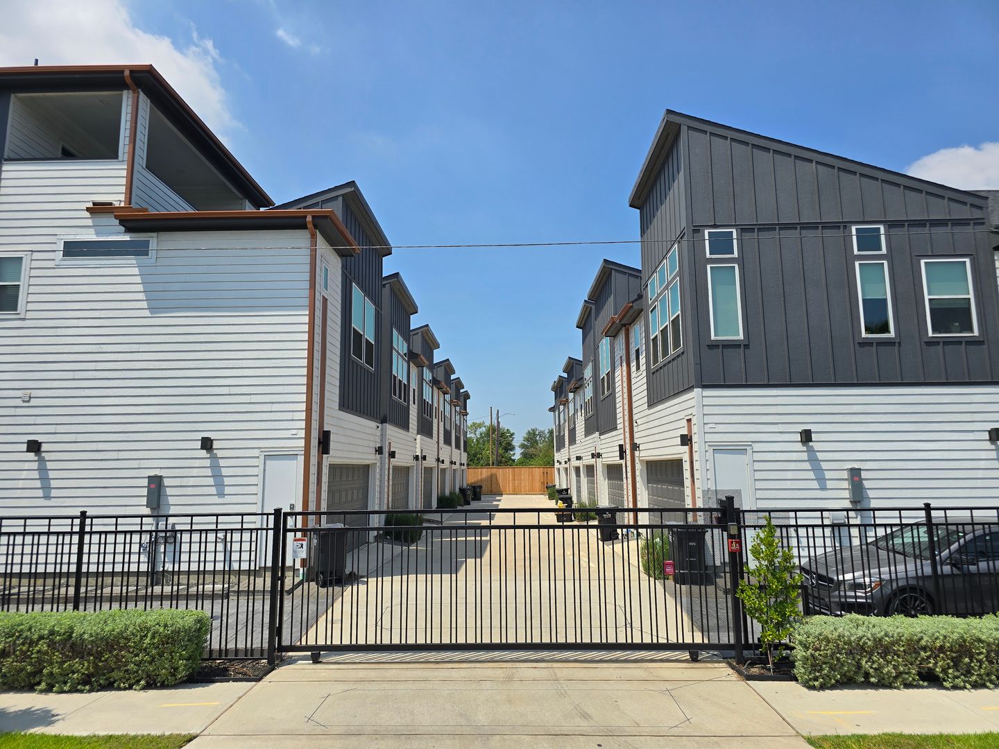 Houston House: 611 N Emile St.