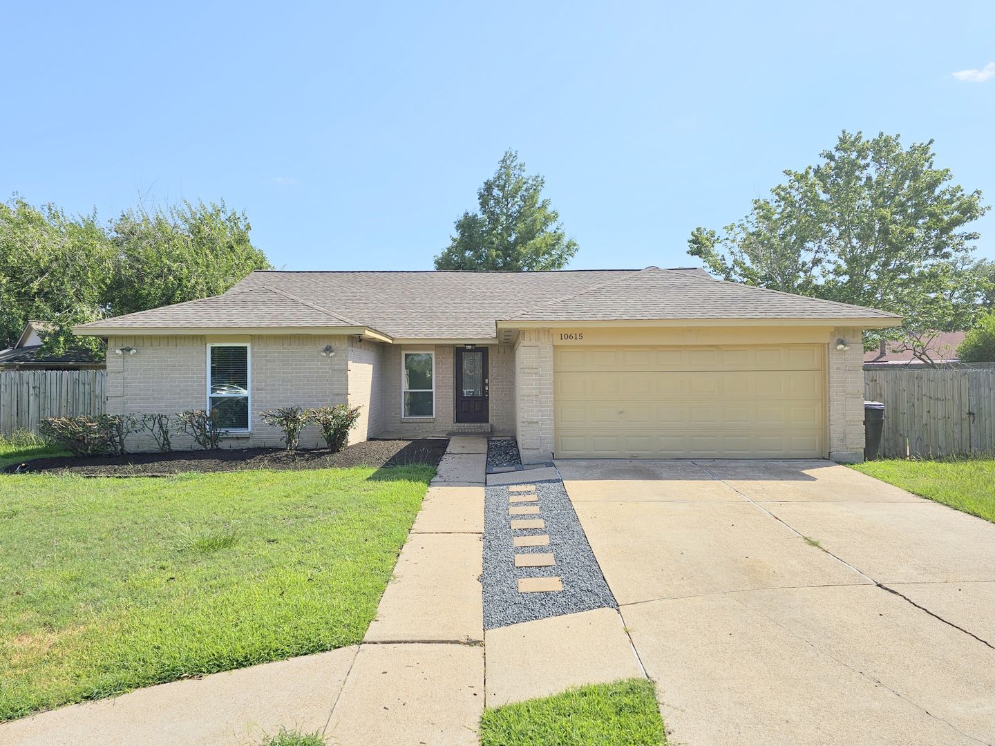 Houston House: 10615 Heatherford Dr.