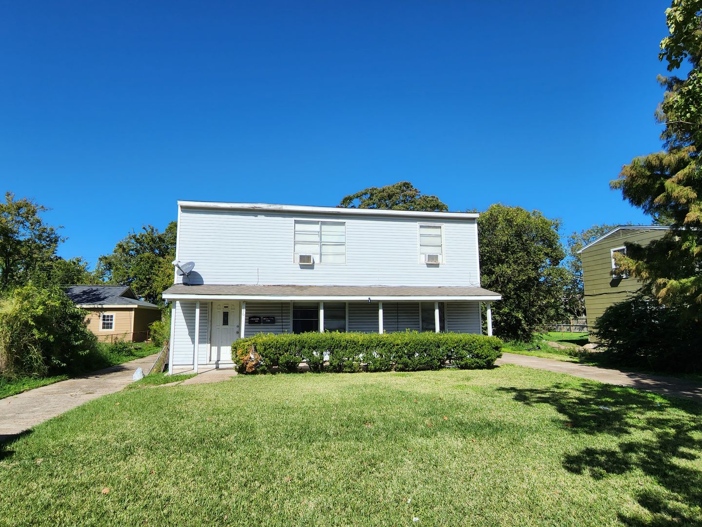 Texas City House: 1136 5th Ave. N