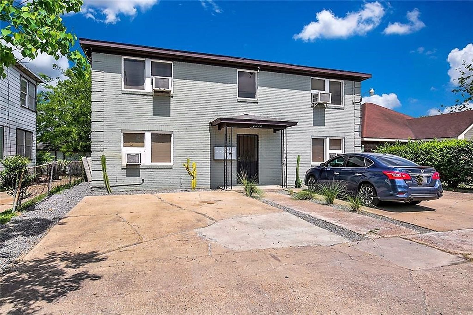 Houston House: 2303 Rosewood St., #2