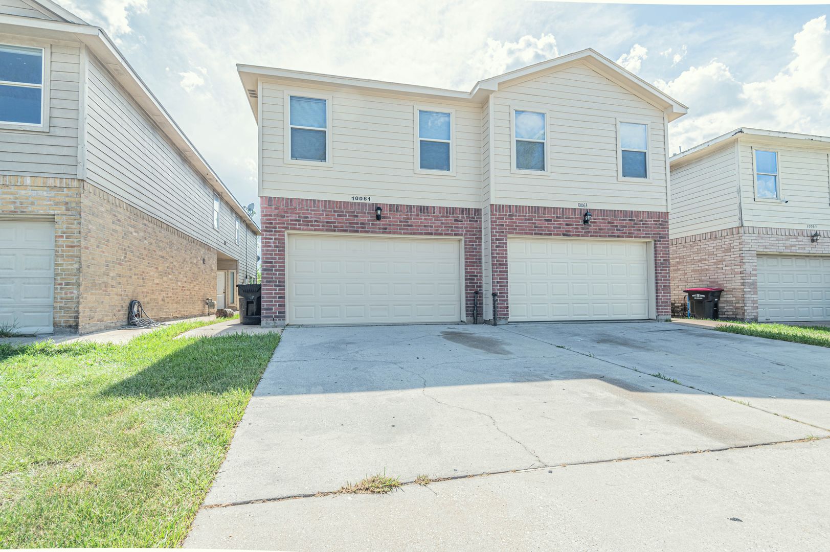 Houston House: 10061 Sharpton Dr.