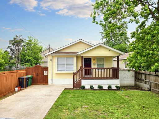 3 Bed 2 Bath Rental at 828 E 39th St., Houston, TX – photo 1