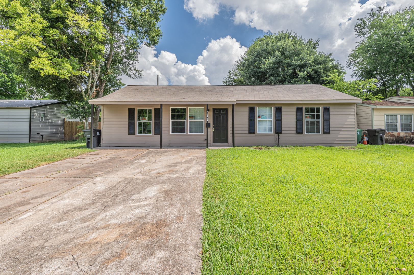 Houston House: 5407 Thrush Dr.
