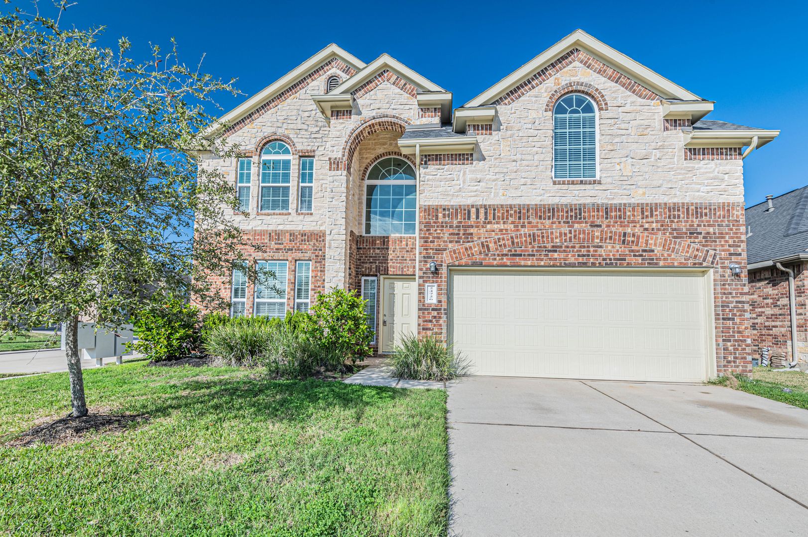 Katy House: 24726 Colonial Elm Dr.