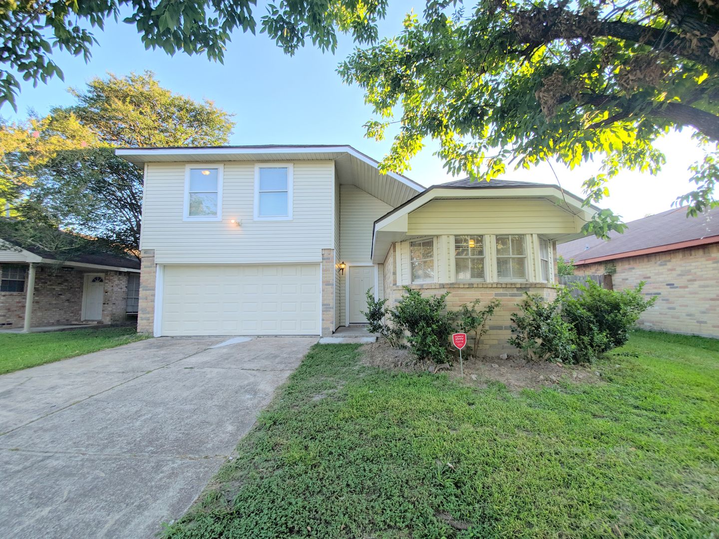 Channelview House: 15215 Peachmeadow Ln.