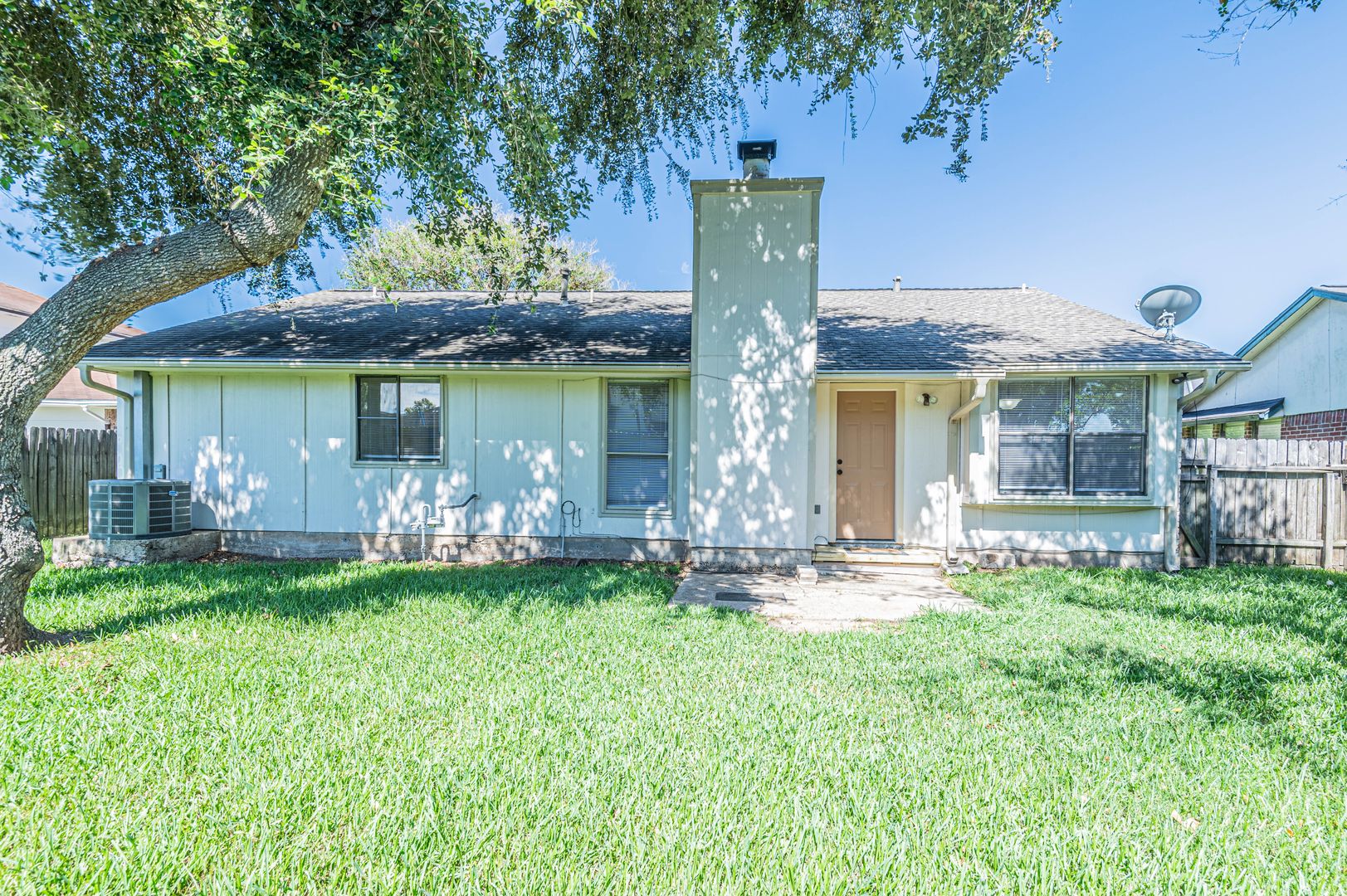 Houston House: 11438 Brook Meadow Dr.