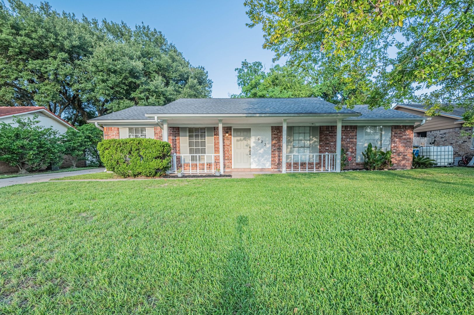 Humble House: 523 International Village