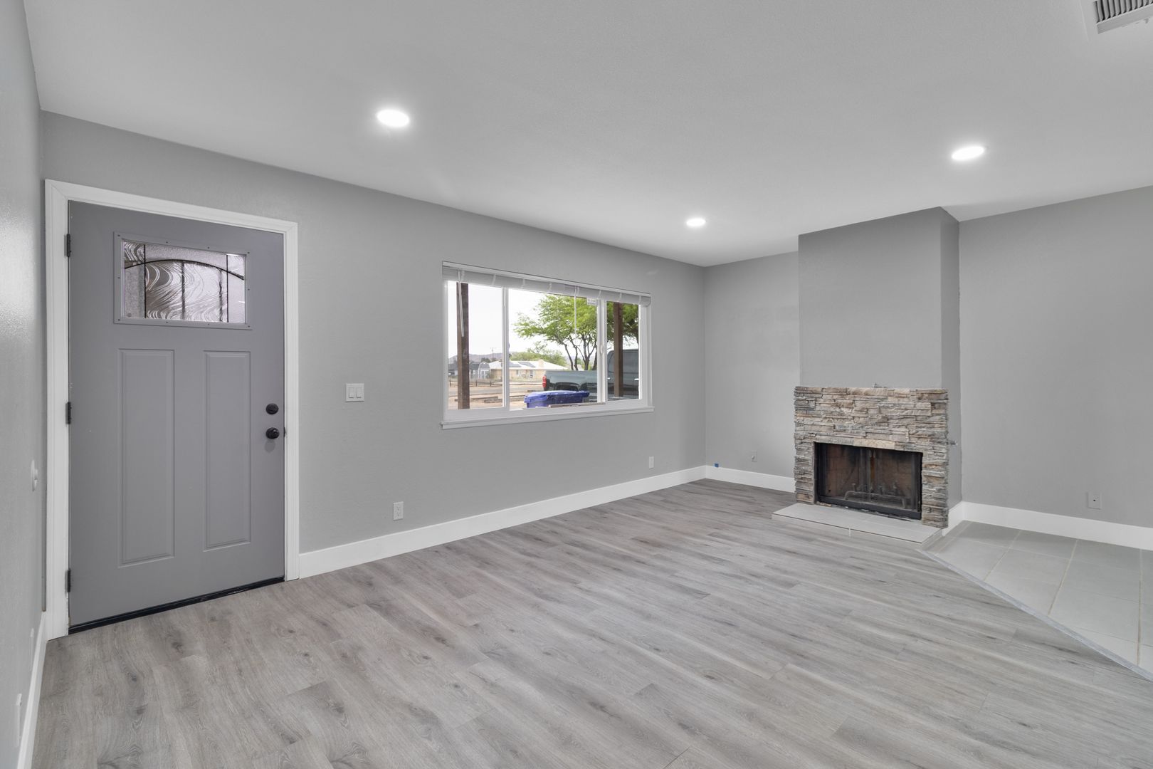 Apple Valley Apartment: 13116 Mohawk Rd.