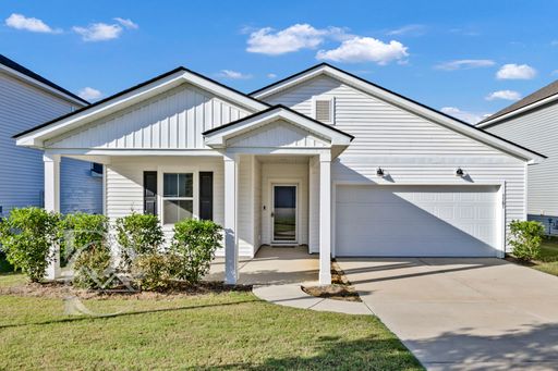 ONE STORY LIVING IN BLYTHEWOOD'S GRAND ARBOR