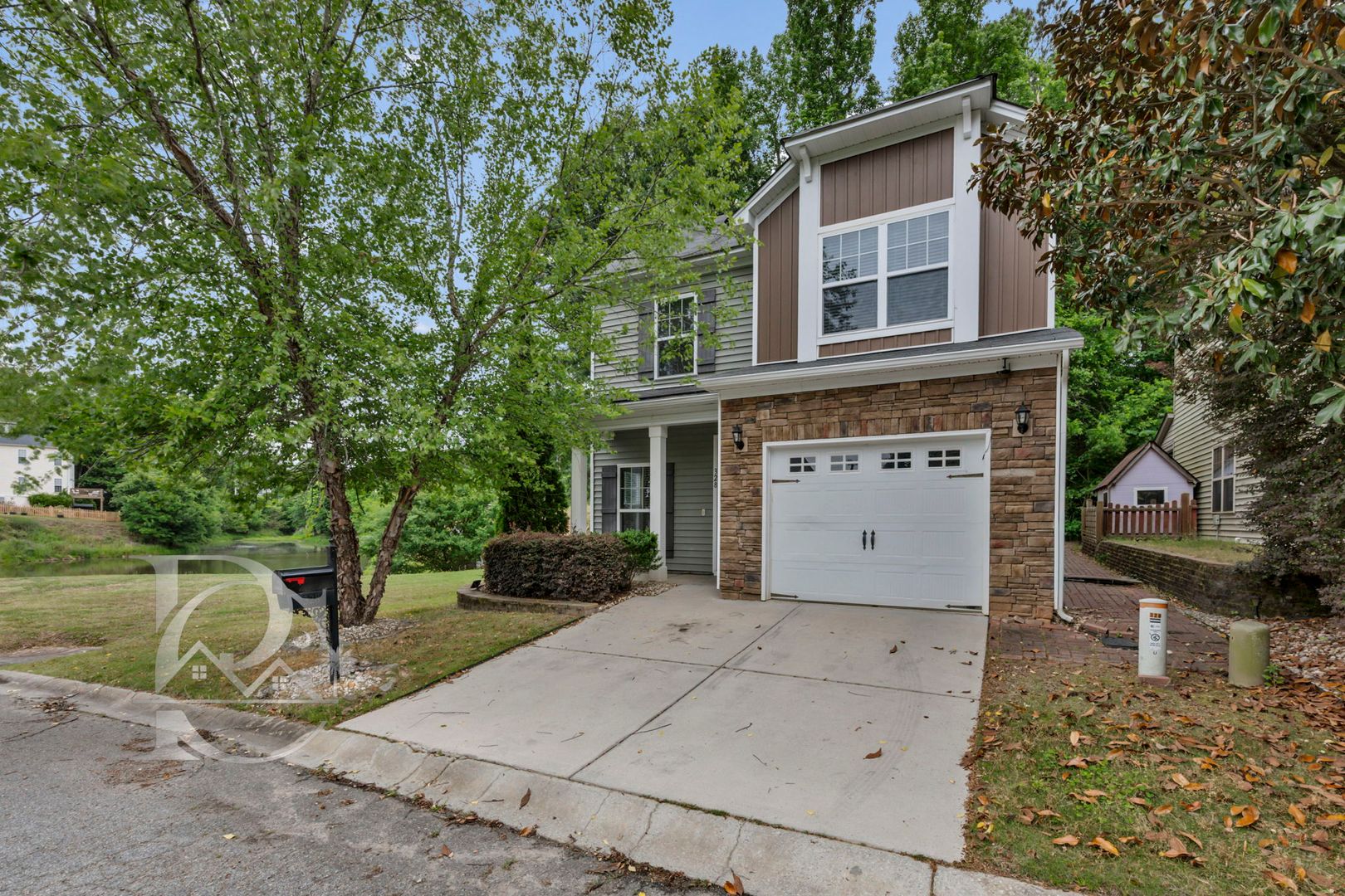 Columbia House: 328 Northwood Street