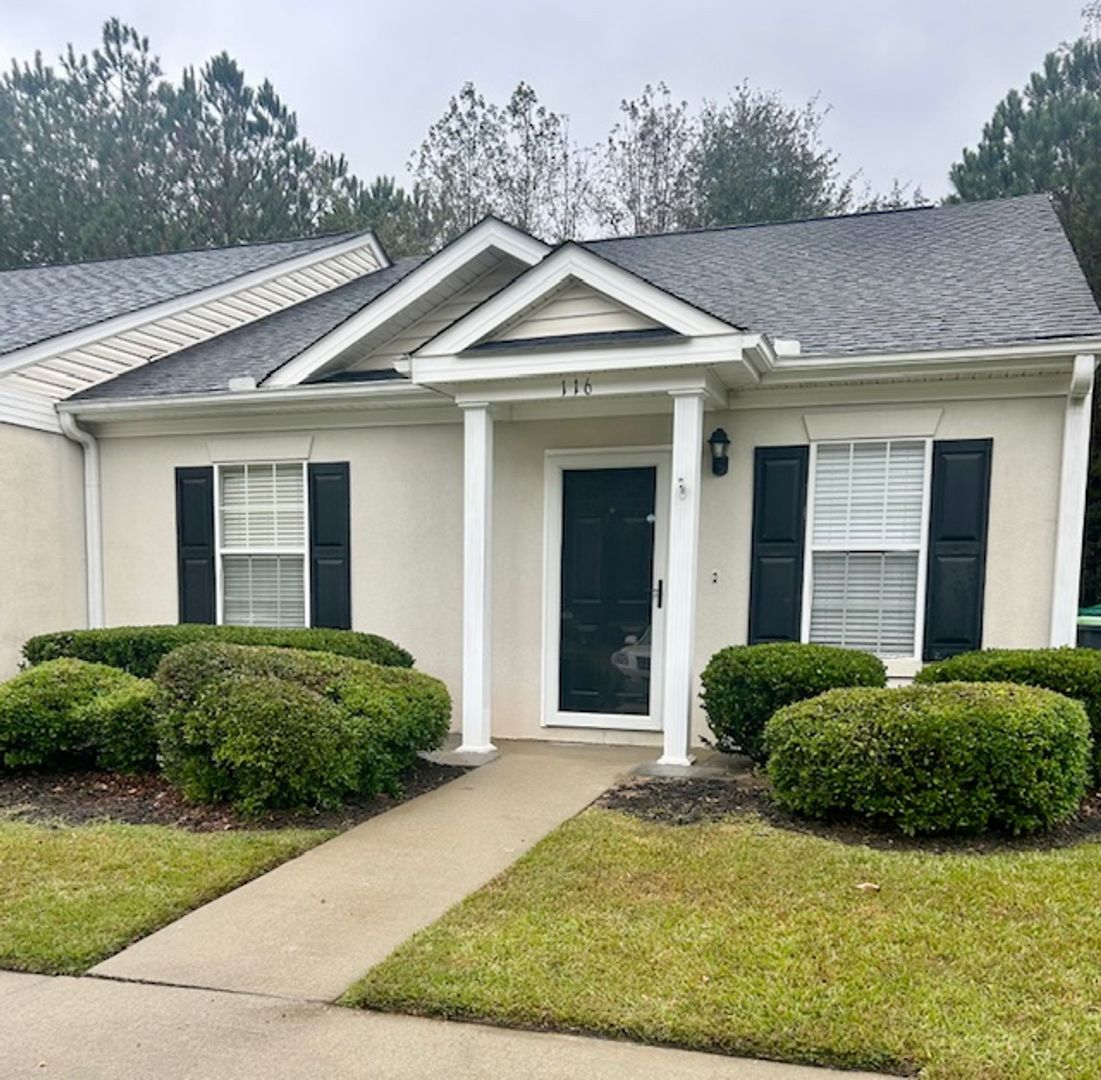 CHARMING 2 BEDROOM 2 BATH IN THE HEART OF LEXINGTON