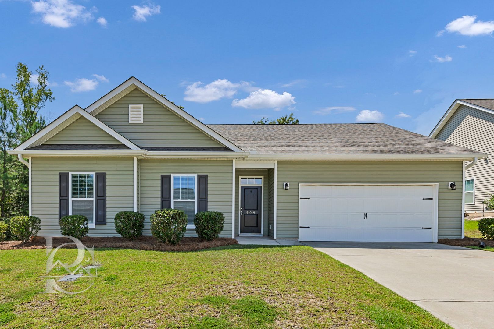 Columbia House: 409 Silver Anchor Drive