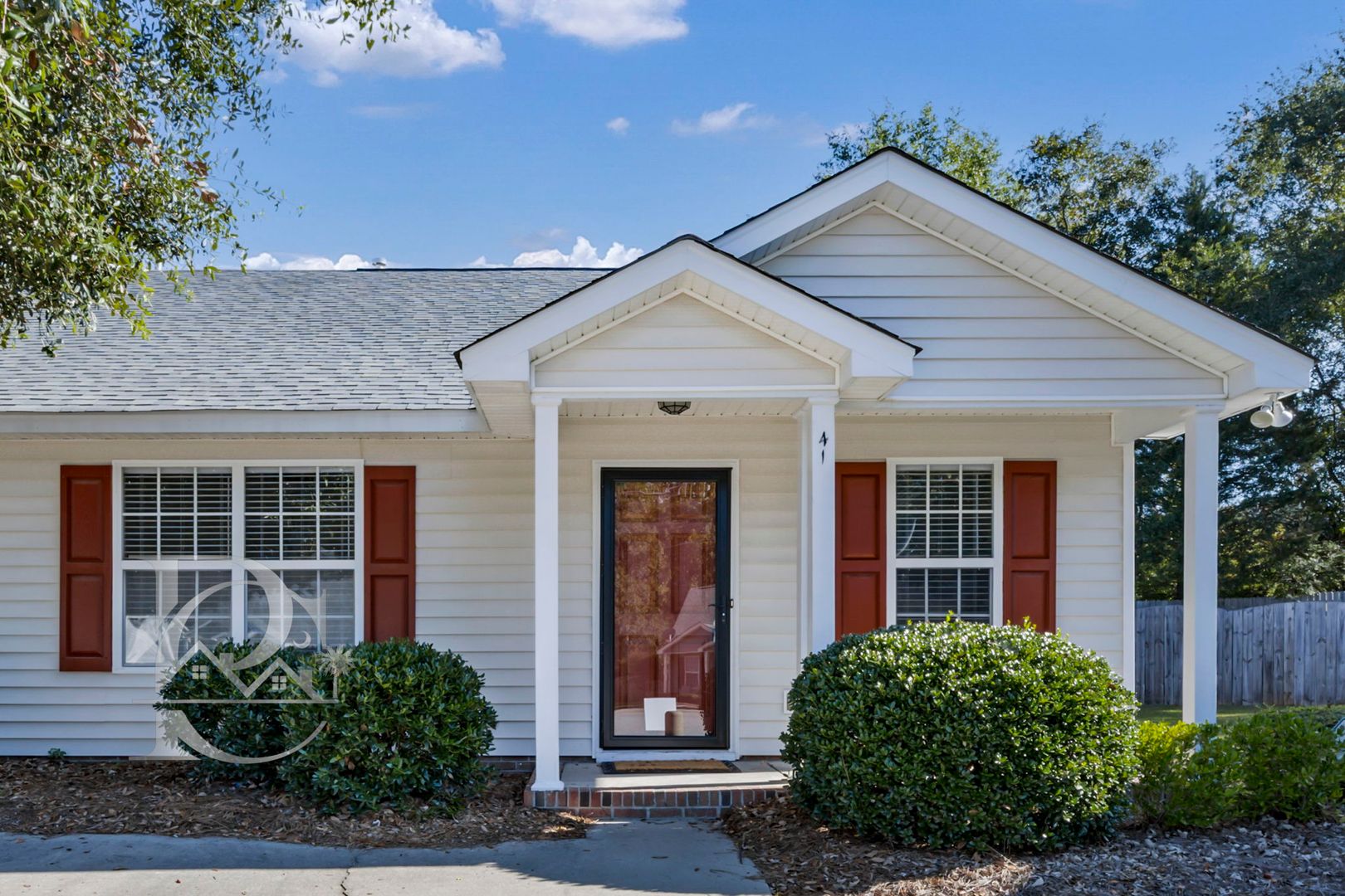 Columbia House: 41 Providence Manor Court