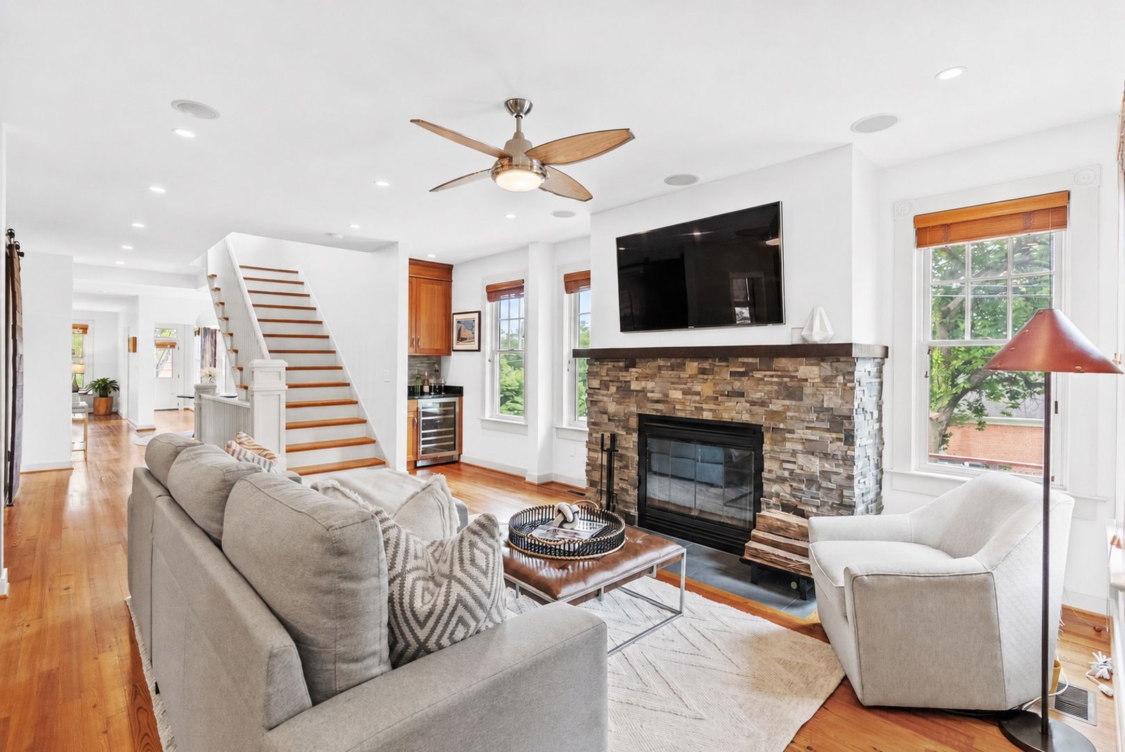 Washington House: 5213 Cathedral Ave NW