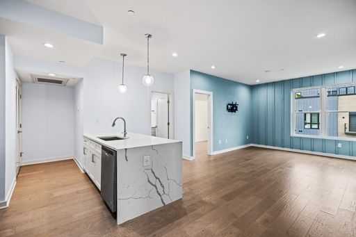 Modern Condo Near H St | 2 Bed | 2 Bath | 975 Sf | 1 Parking Space – photo 1