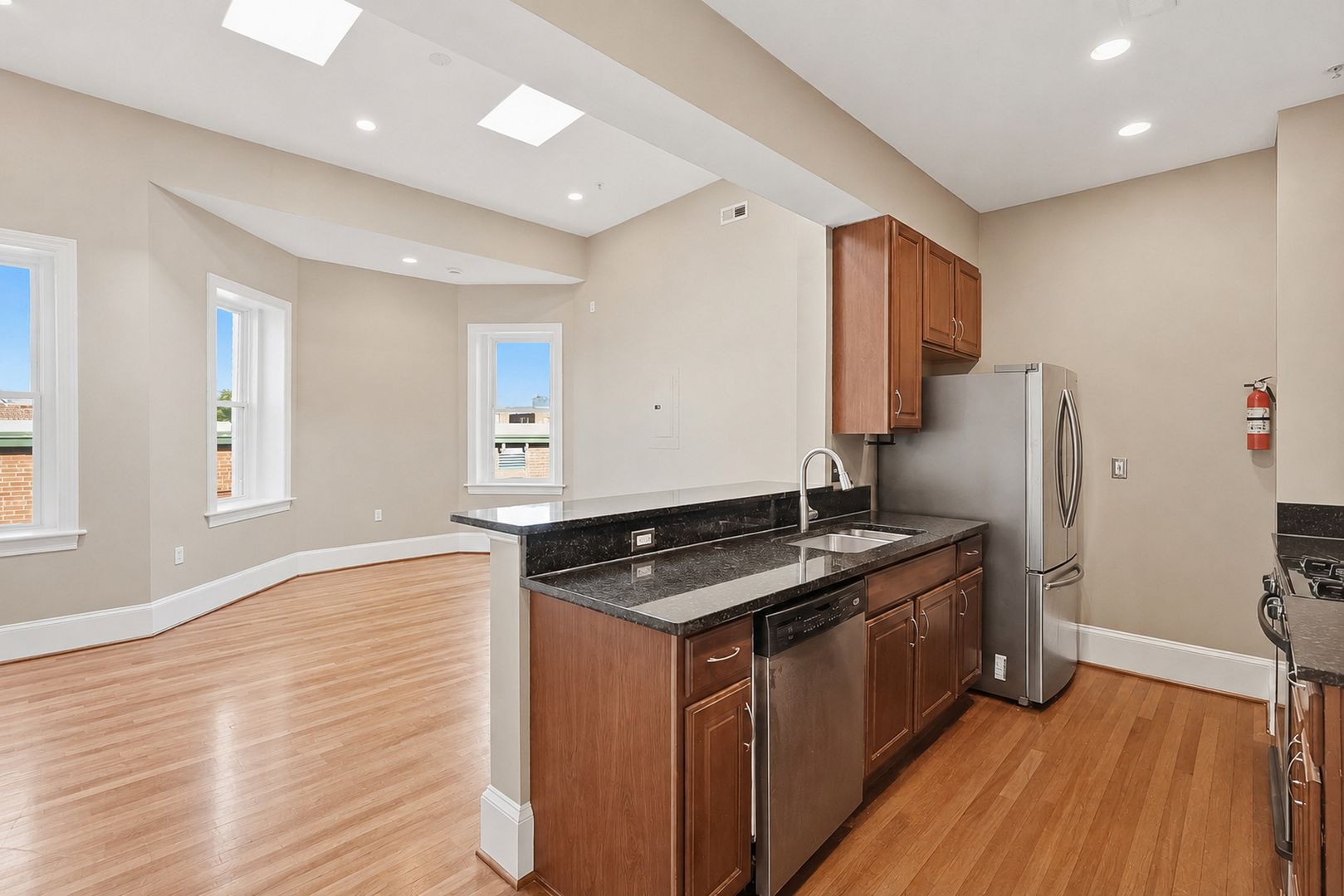 Washington Condo: 1324 Euclid St NW #407