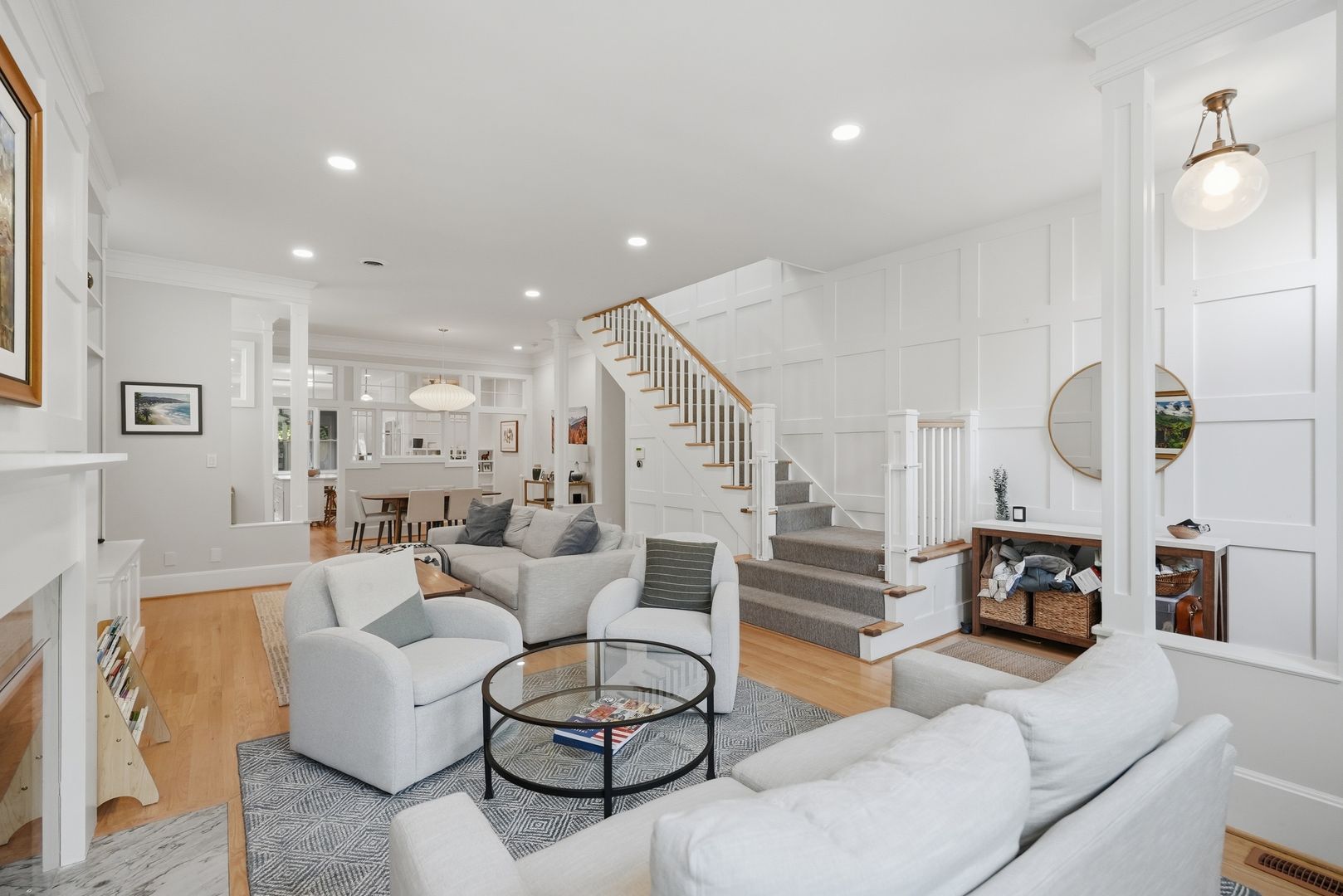 Washington House: 315 5th St NE