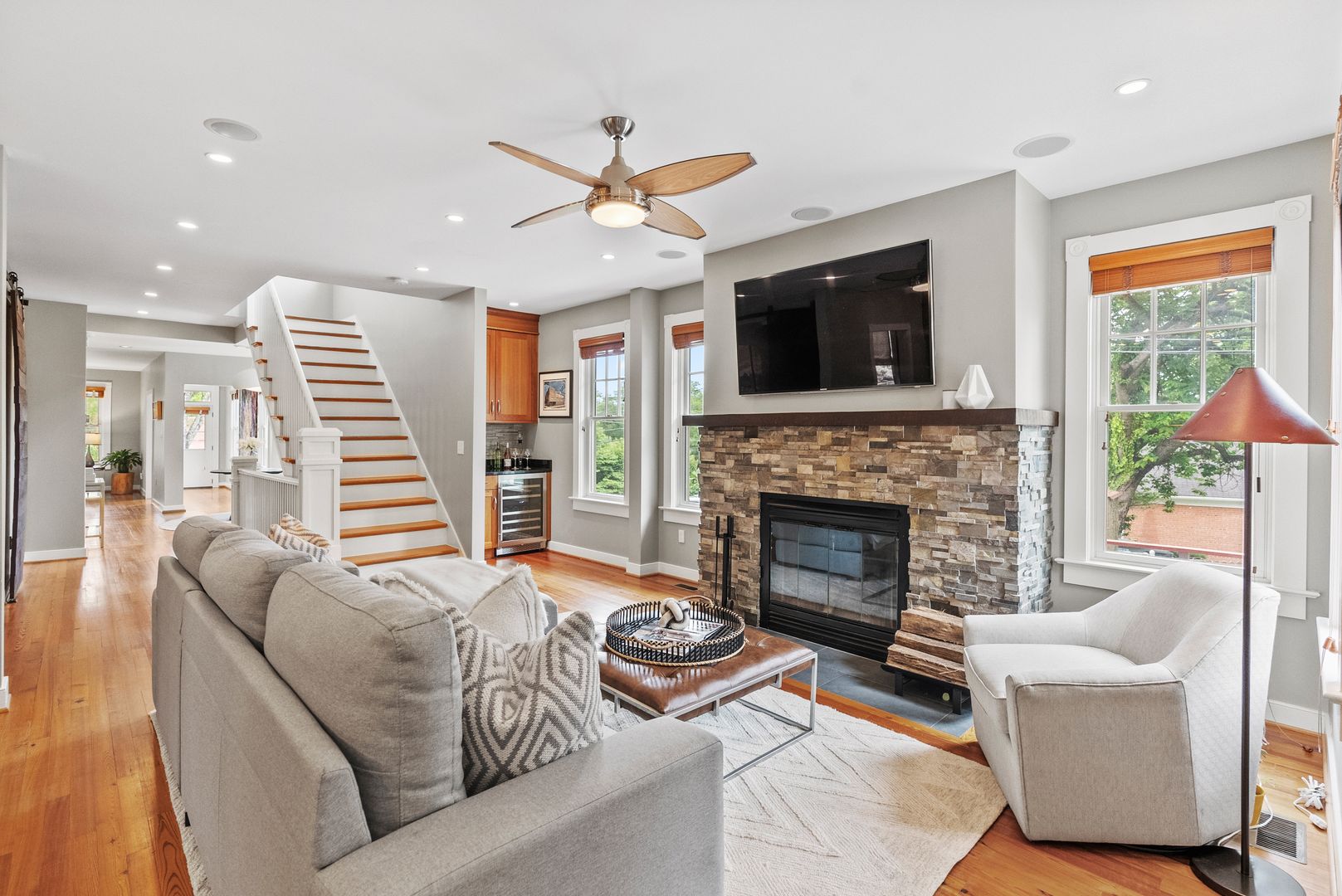 Washington House: 5213 Cathedral Ave NW