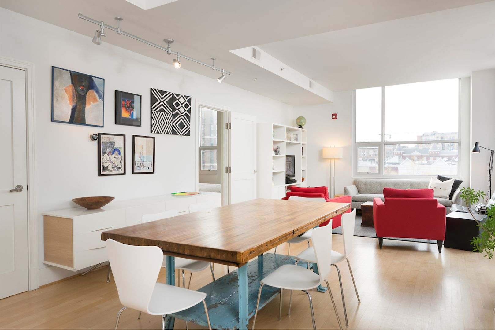 Washington Condo: 2100 11th St NW #407
