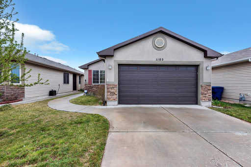 Beautiful Pet Friendly 3 bed/2 bath home in North Salt Lake - Available on September 23rd! – photo 1