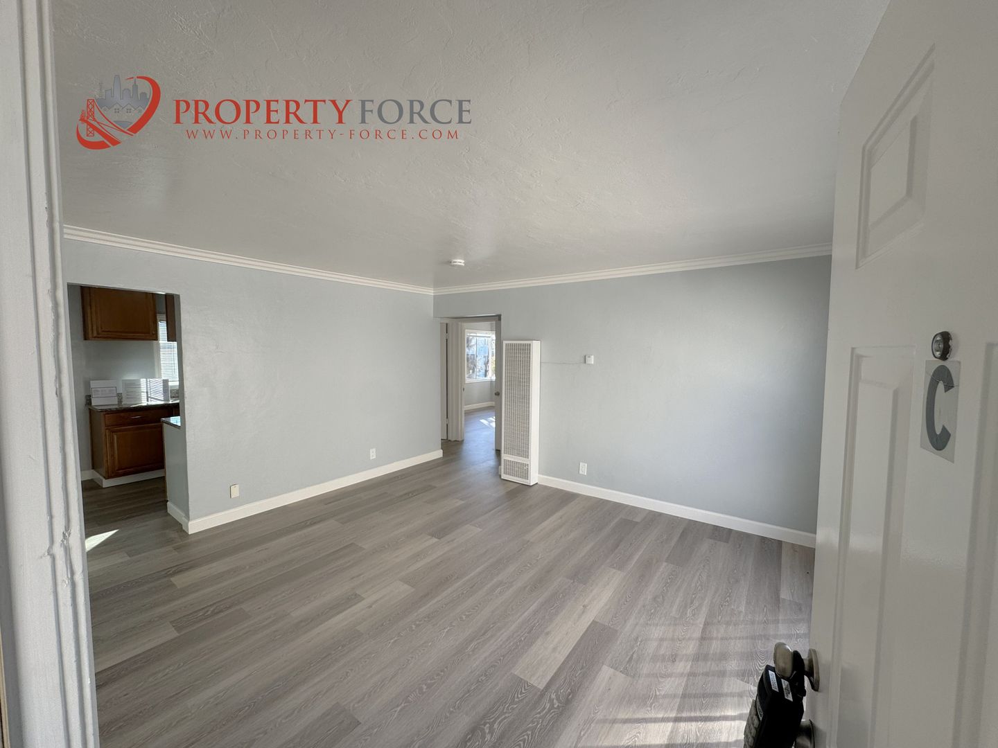 Redwood City Apartment: 335 Heller St